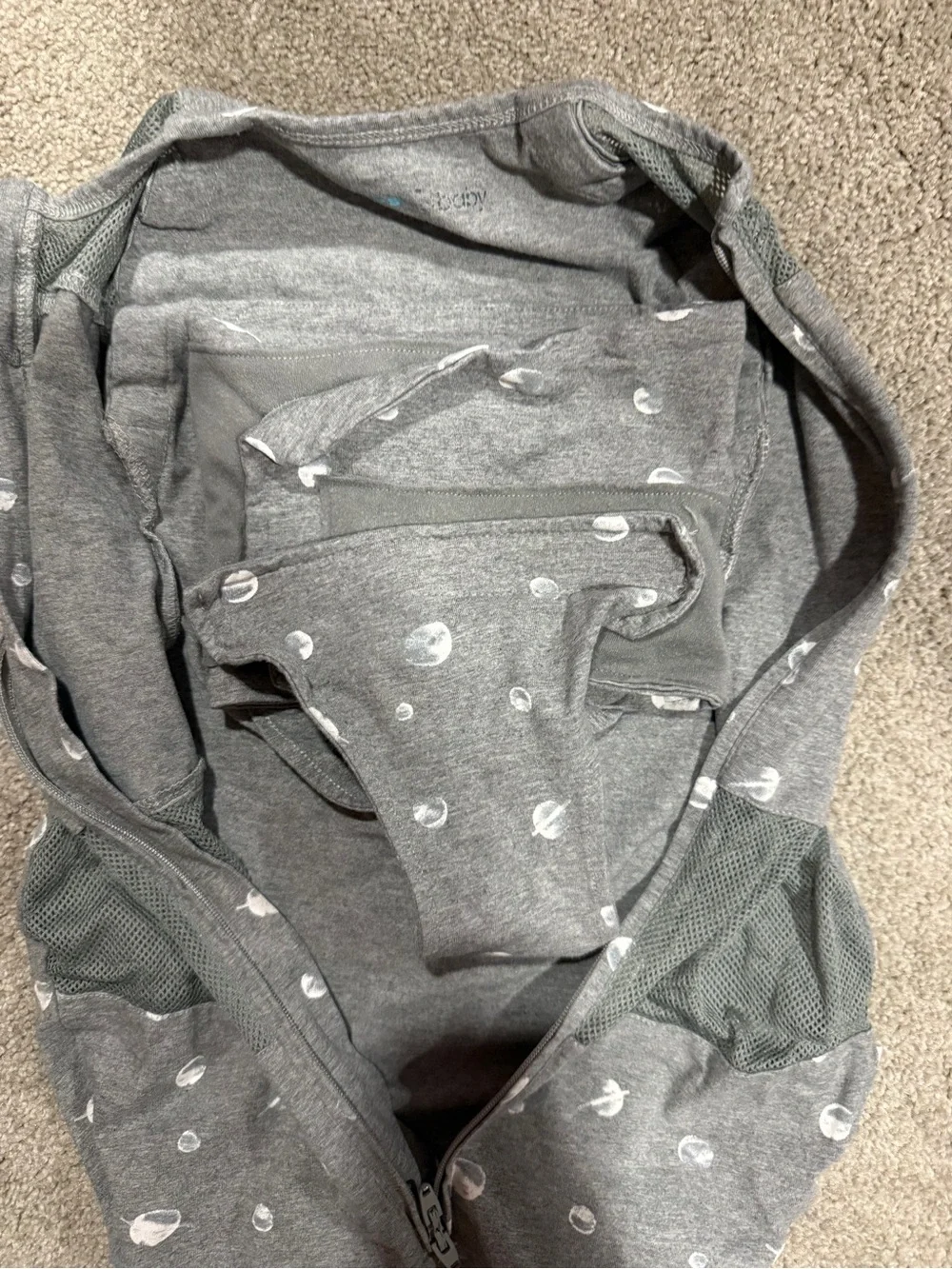 Happiest baby swaddle size small gray
